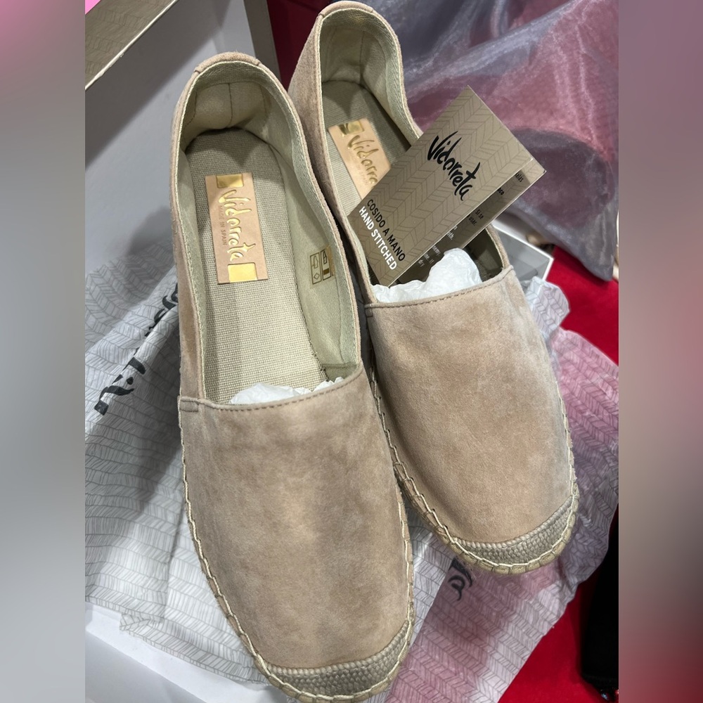 Espadrille hand stitched in Spain.